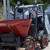 <font size="2">Zwei-Wege-Fahrzeug und jede Menge ausgebaute Schrankenmechanik.<br /><br /><br /> <font size="2">Zwei-Wege-Fahrzeug und jede Menge ausgebaute Schrankenmechanik.<br /><br /><br />